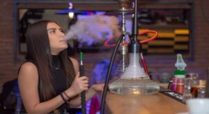 Bình Shisha là gì, tìm hiểu về nguồn gốc phong cách hút shisha của văn hóa trung đông