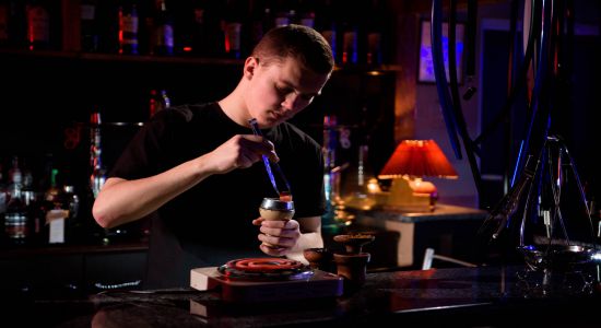 Cách pha chế shisha ngon hút ngọt thơm và nhiều khói, Bật mí bí quyết pha shisha của các thợ pha shisha tại các quản bar, karaoke